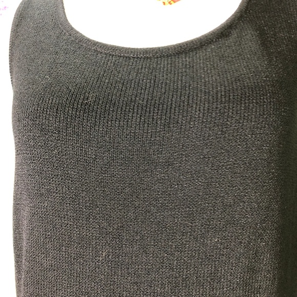 📌St. John Great Form Fitting Sleeveless Knit Dress - Picture 3 of 14